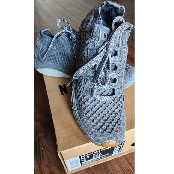 PREOWNED IN BOX - NOBULL Women Size 8 Men 6.5 Wild Aspire Knit Runners GREY/TAN - Picture 2 of 5